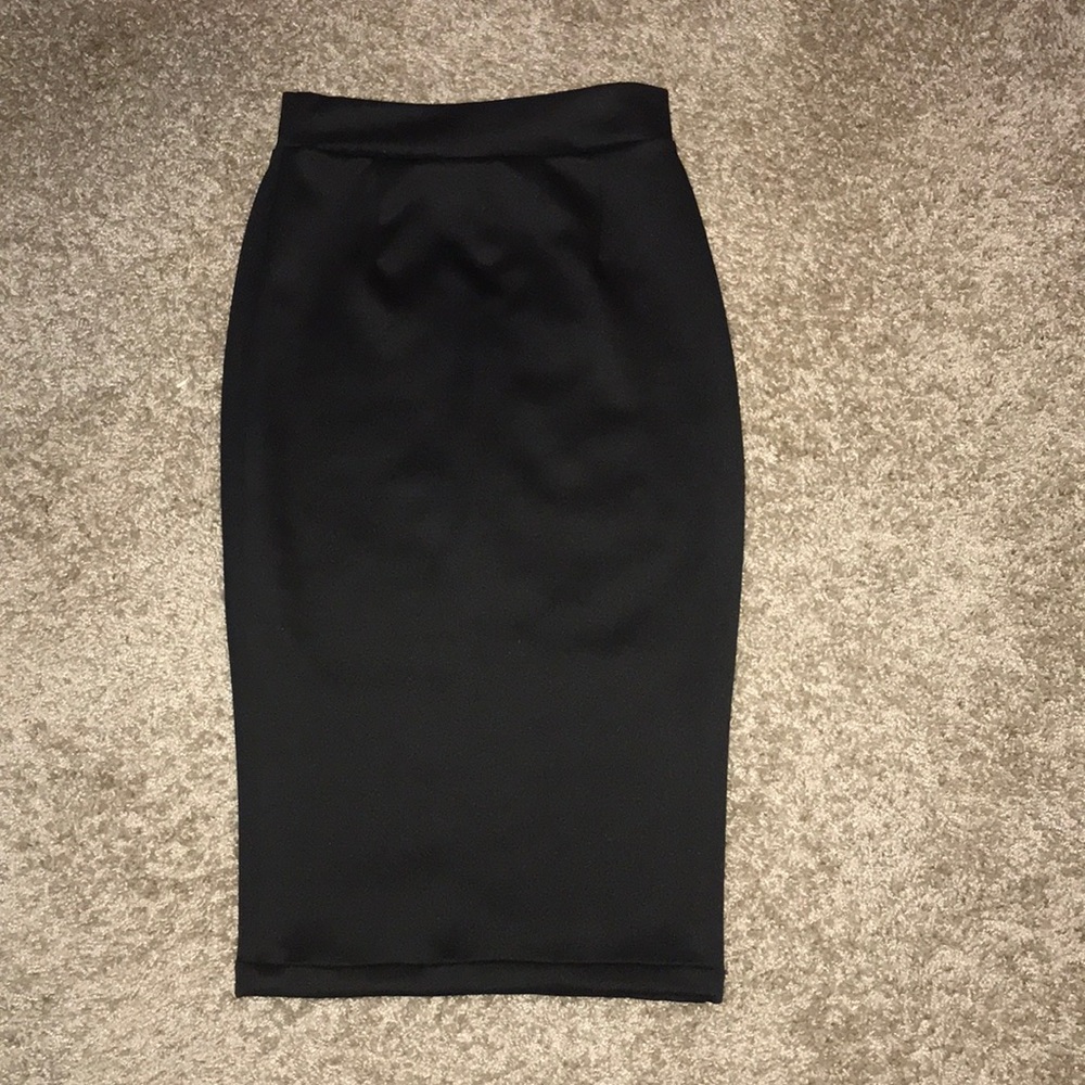 Final Sale 💋 - Picture 2 of 2